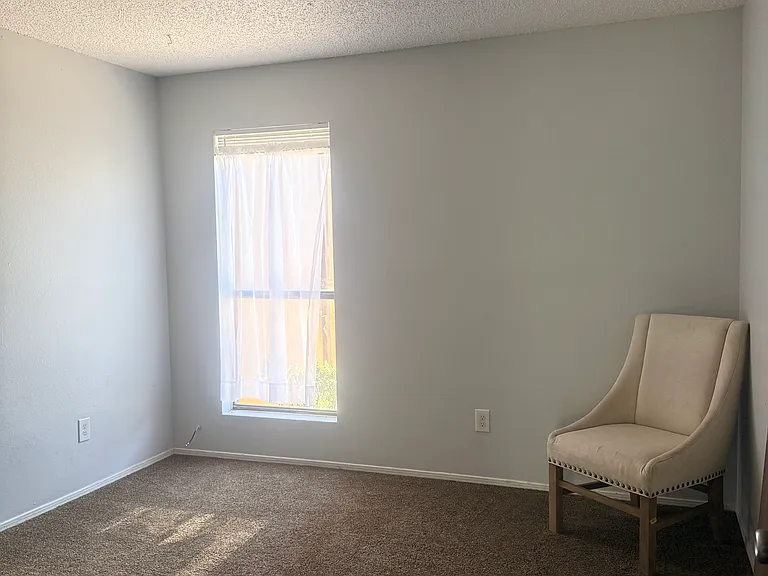 7506 Penn Ln NE #B — Photo 13