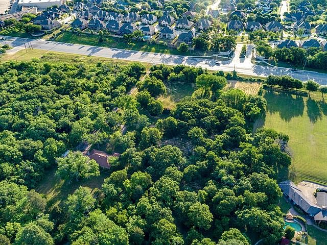 1st image of 300 Davis Blvd