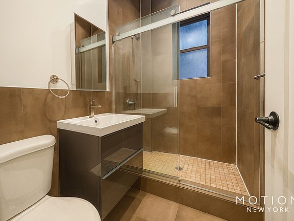 5th image of 45 Tiemann Pl APT 1G
