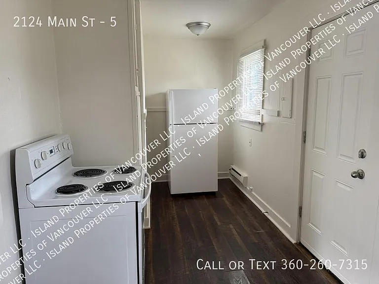 2124 Main St #5 — Photo 3