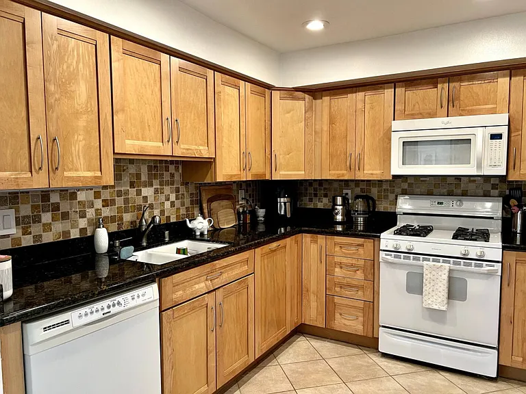 6690 Vista Del Mar #C — Photo 6