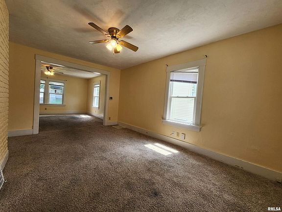 4th image of 2030 Tremont Ave