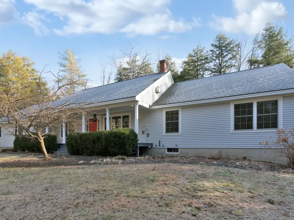 12 Rockaway Road, Falmouth, ME 04105