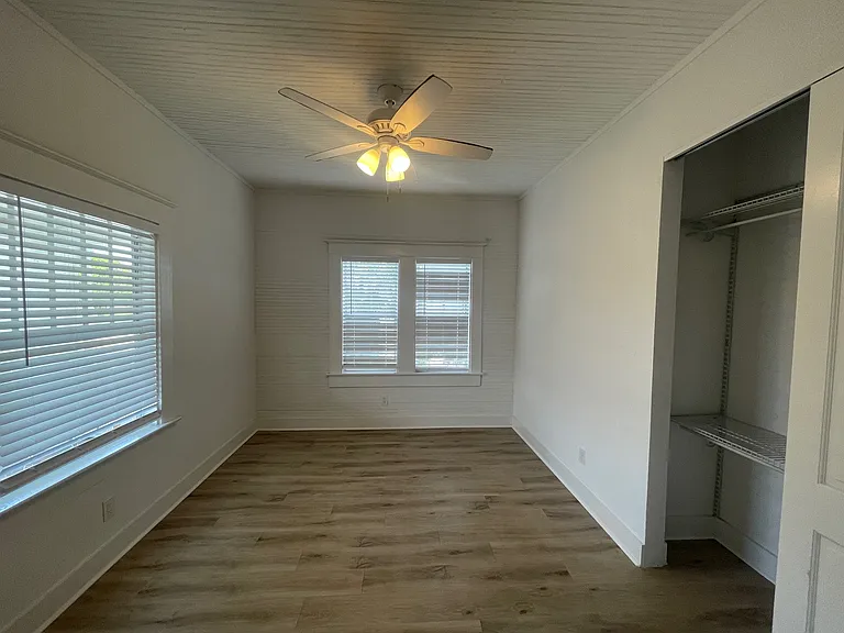 2511 W Beach St — Photo 11