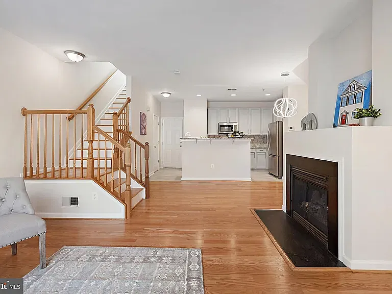 2 bed, 2.5 bath, 1771 sqft, $3,000 — Photo 4