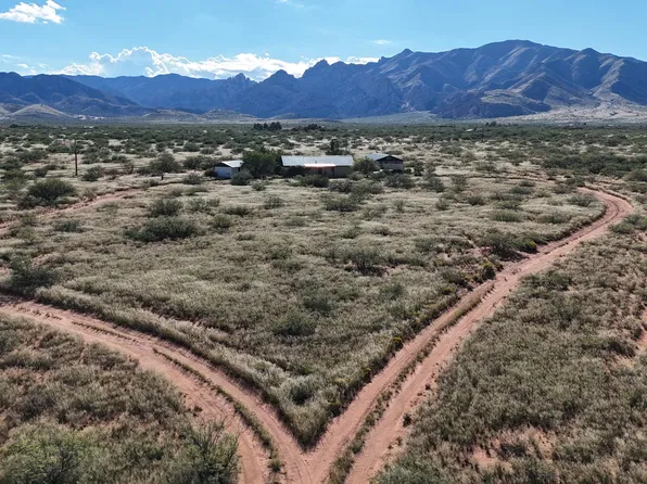 1035 N Cochise Stronghold Rd, Cochise, AZ 85606