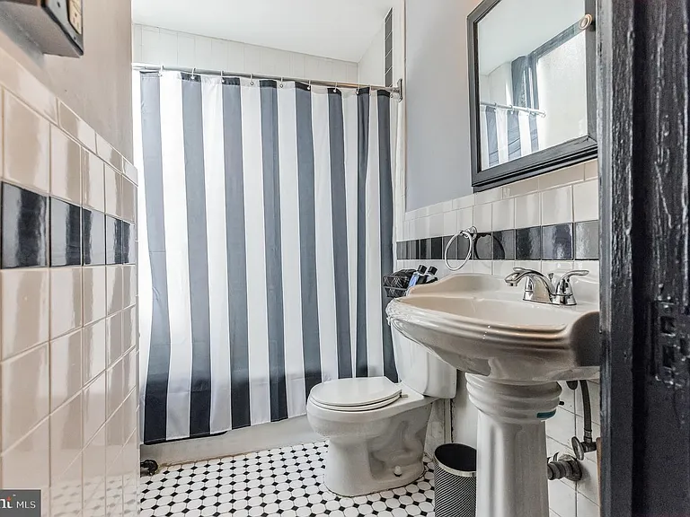 1324 Locust St #519 — Photo 18