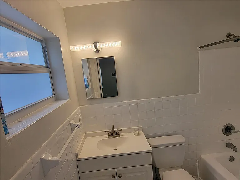 1601 SW 1st Ter #1 — Photo 16