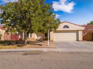 1903 E Avenue R6, Palmdale, CA 93550