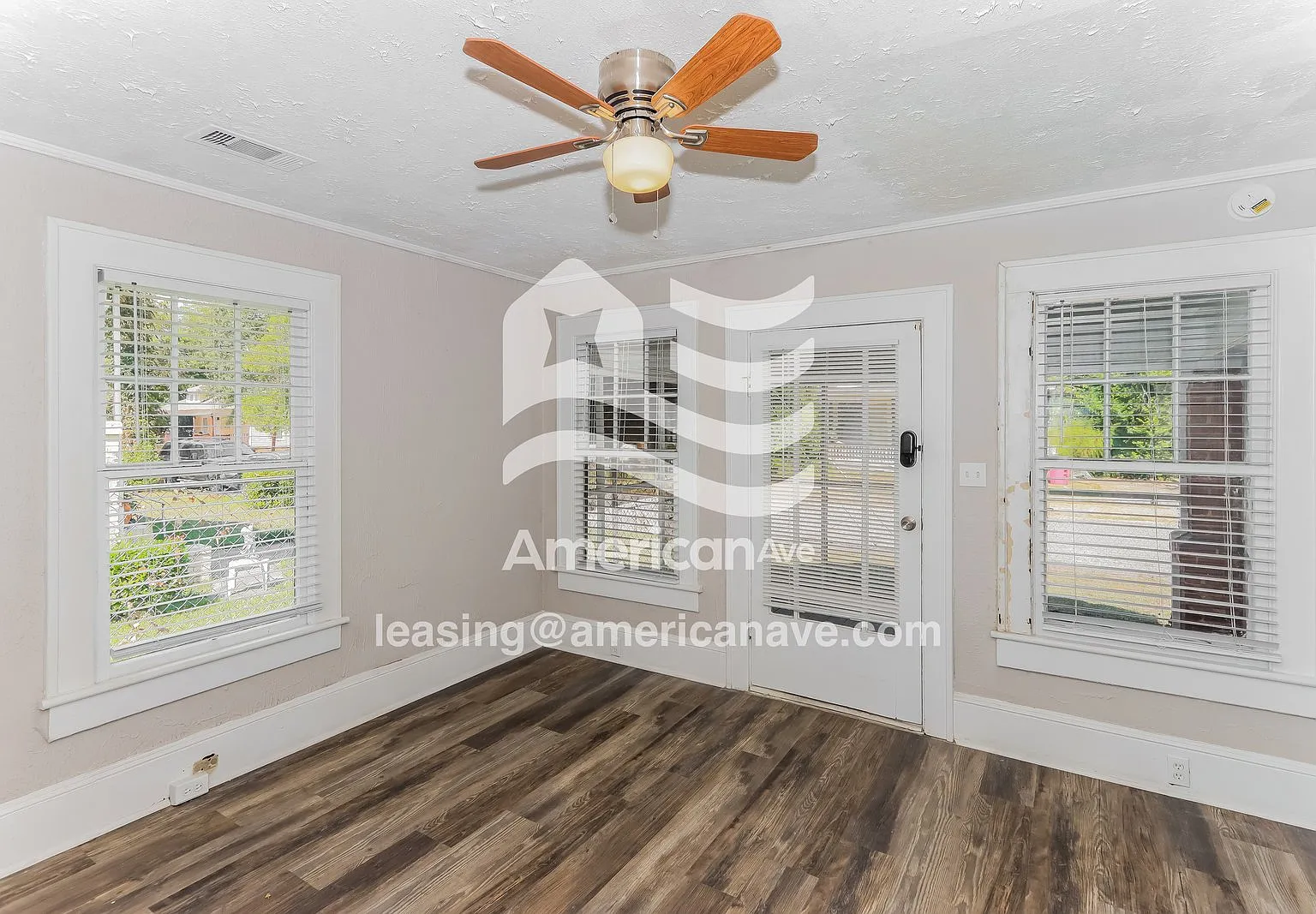 3 bed, 1.0 bath, 1176 sqft, $1,250 — Photo 3