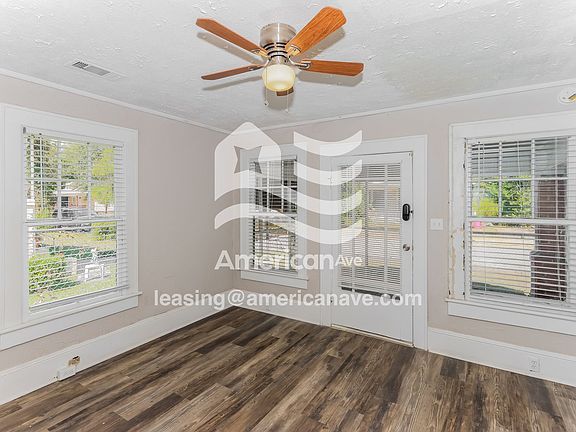 1179934_003_wm_-_living_room_13187067.jpg