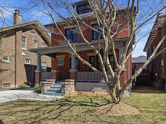 3rd image of 258 Ridout St S