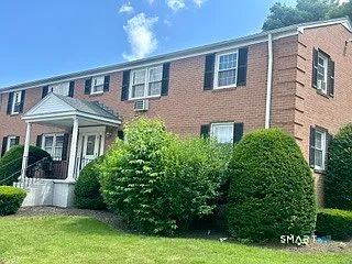 49 Brewster Rd #C — Photo 2