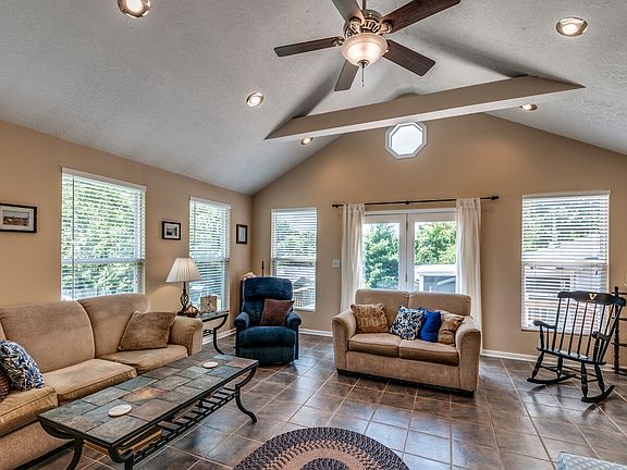 4th image of 209 Garwood Dr