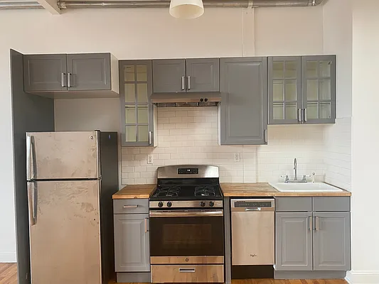 Rented by Dream Space Realty | media 2