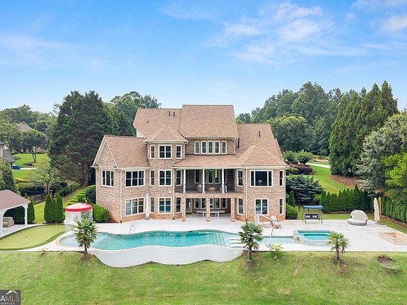 2nd image of 15884 Meadow King Ct