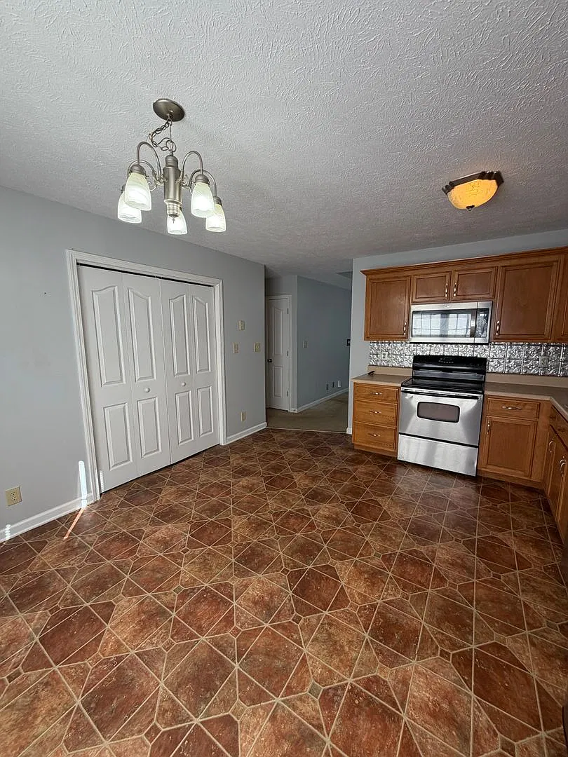 3 Bedroom House Near Fort Campbell with NO HOA! — Photo 4
