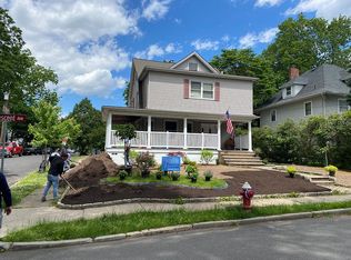 201 Crescent Ave, Leonia, NJ 07605