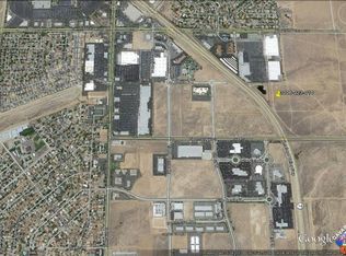 P8 Vic Avenue Fwy, Palmdale, CA 93550