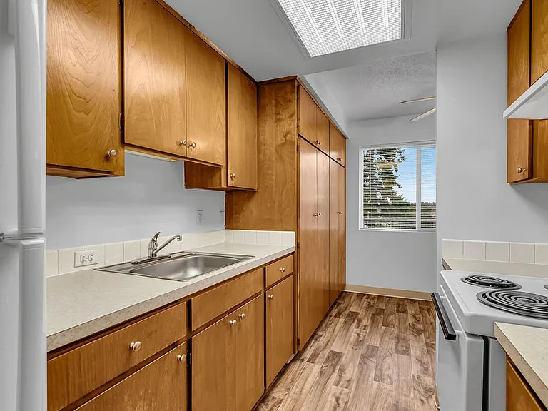 Kingcity Apartments — Photo 21