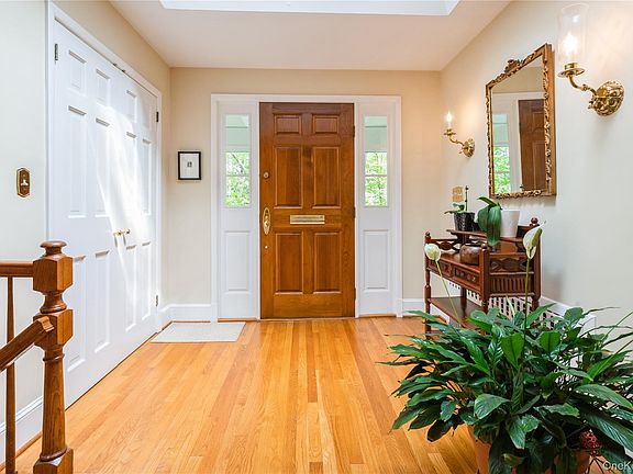 5th image of 160 Hampshire Road