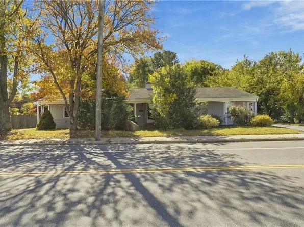 1196-1198 Main St, Coventry, RI 02816