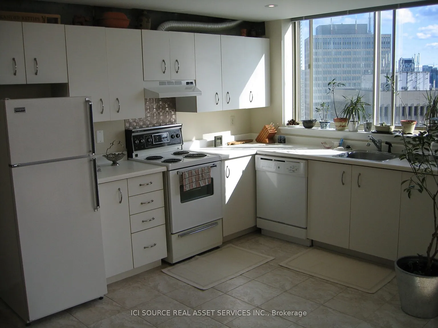 2 bed, $3,795 — Photo 4
