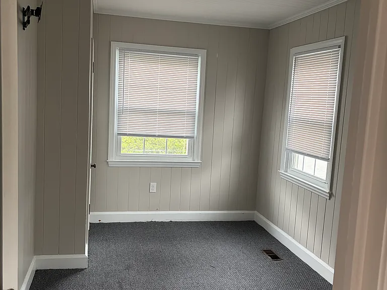 122 W Burkhead St — Photo 12