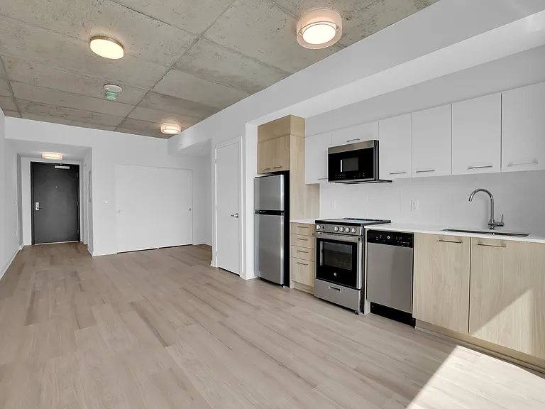 36 Robinson Ave — Photo 30