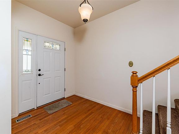 4th image of 2835 Saint Vincent Ave