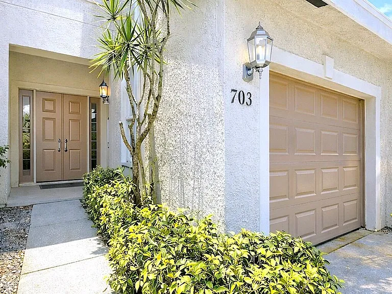 703 Crosswinds Dr — Photo 16
