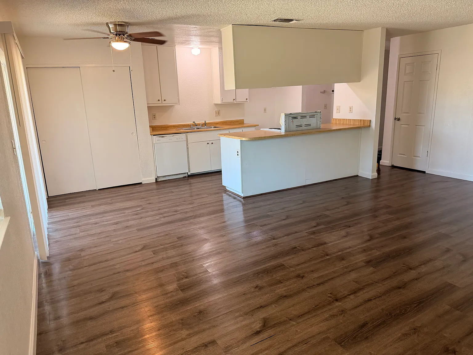 3 bed, $2,200 — Photo 3