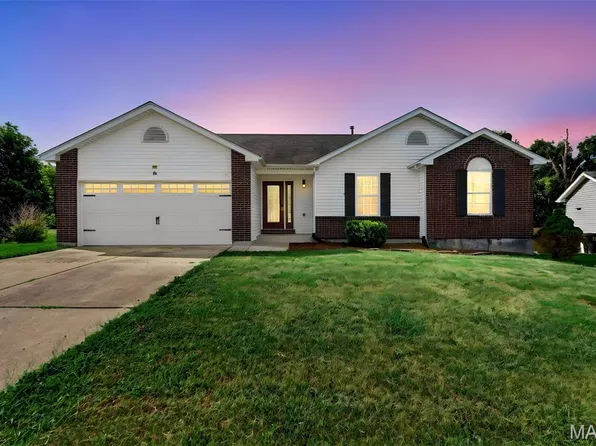 36 Colton Jesse Dr, Winfield, MO 63389
