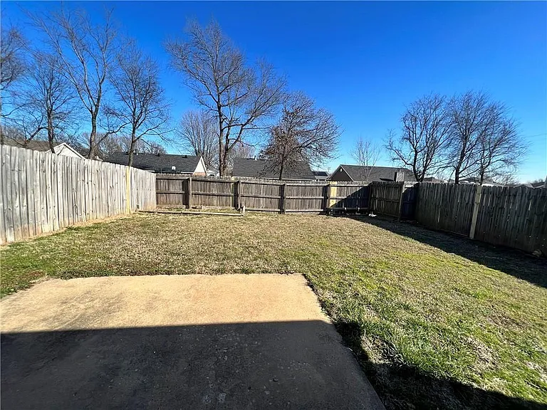 650 Appleridge Dr — Photo 10