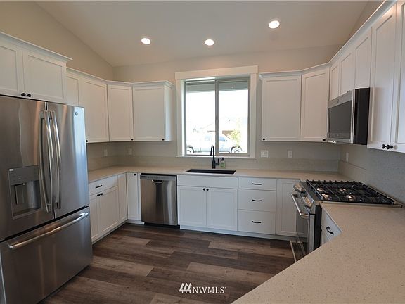 4th image of 118 Starlight Avenue Lot10