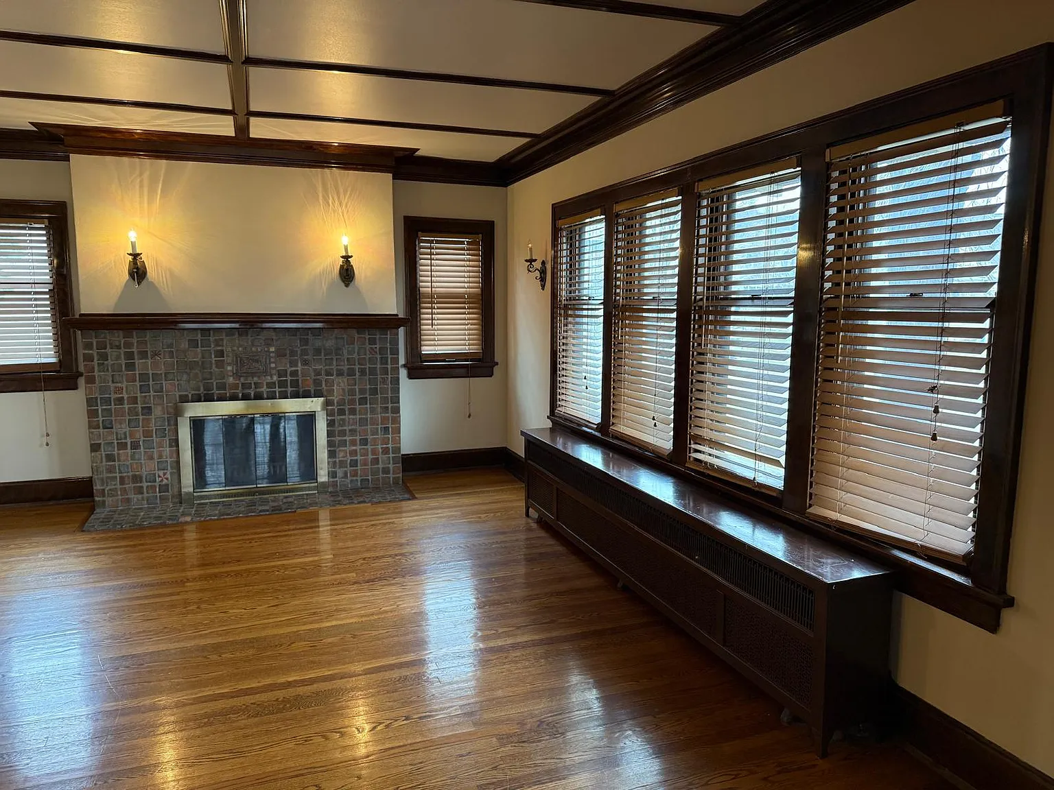 2 bed, 1.5 bath, 1574 sqft, $2,075 — Photo 3