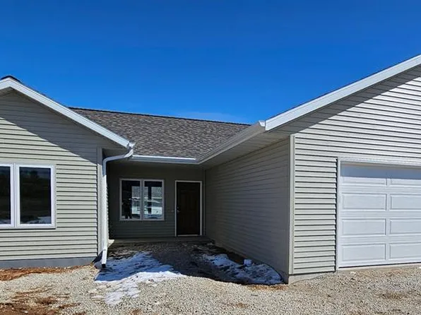 946 S Geneva Ave #8, Sturgeon Bay, WI 54235