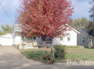 335 E Myrtle St, Canton, IL 61520