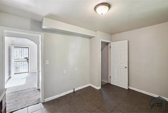 19401 Grandview St — Photo 16