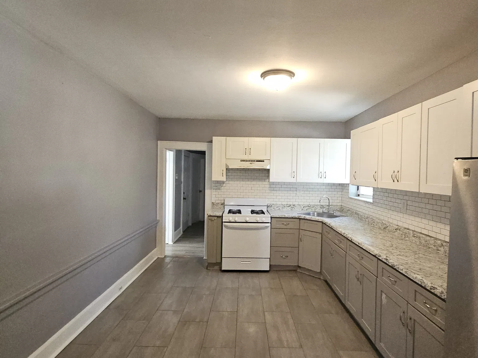 4 bed, $1,850 — Photo 2