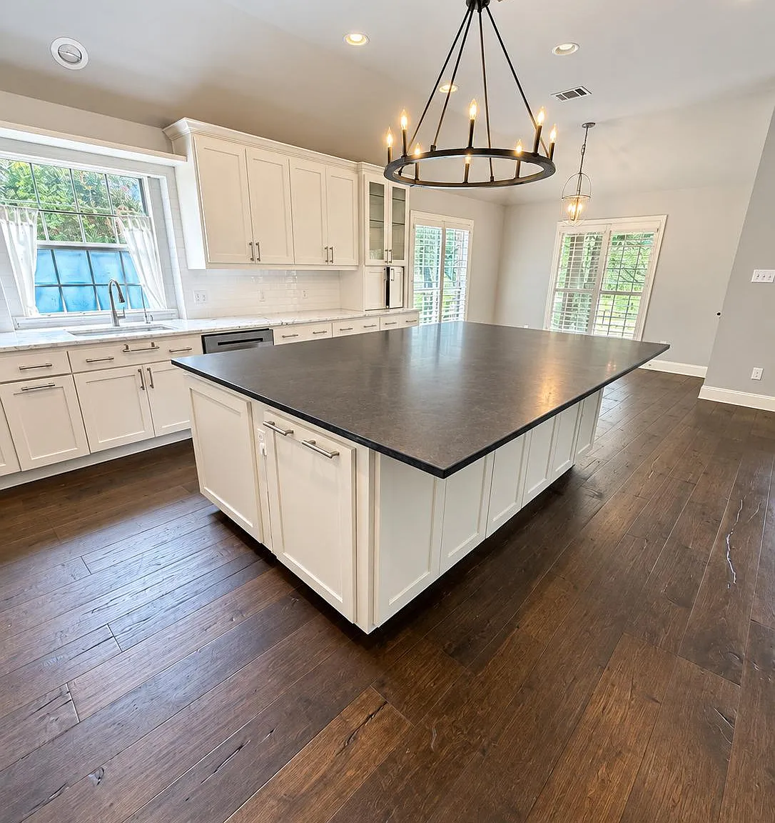 4 bed, 3.0 bath, 2664 sqft, $2,995 — Photo 4