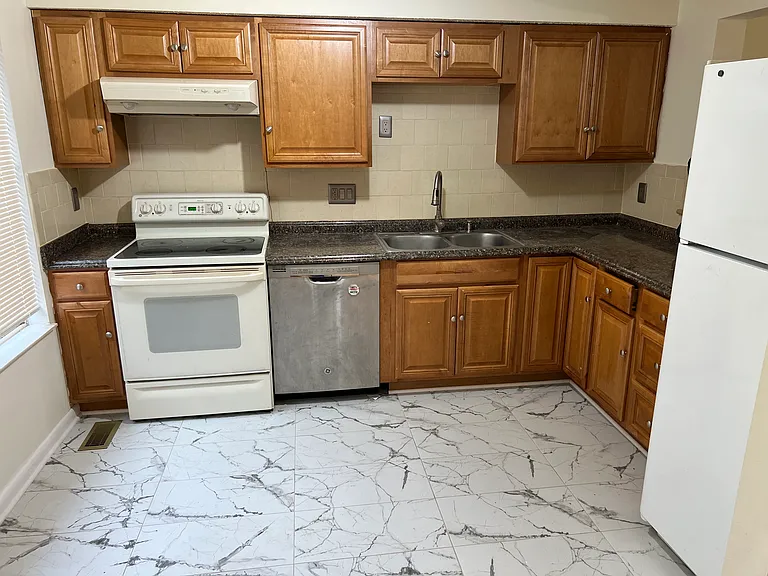 5874 Jacksons Oak Ct — Photo 3