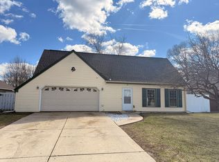 215 Fernwood Rd, Montgomery, IL 60538
