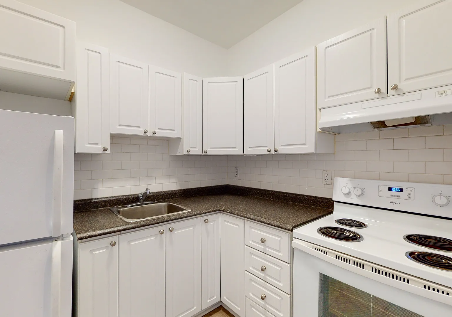 384 MacLaren St. — Photo 4