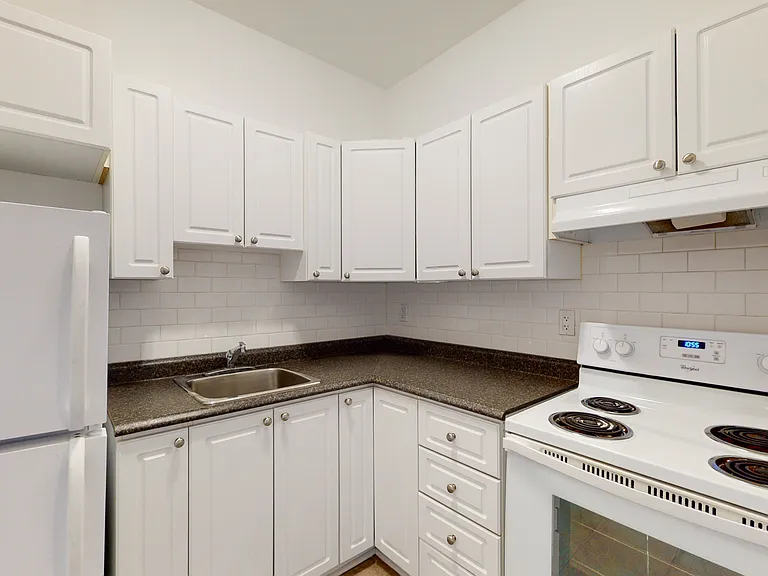 384 Maclaren St #23 — Photo 4