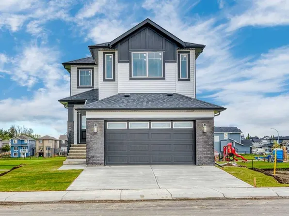 112 W Lakewood Cres, Strathmore, AB T1P 2J9