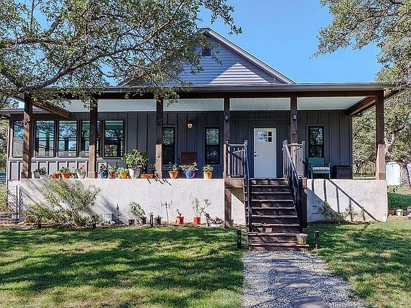 4th image of 872 Oak Dr