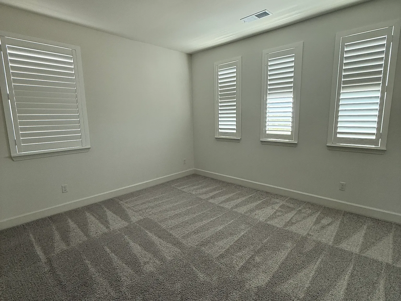 4 bed, 1945 sqft, $3,600 — Photo 4