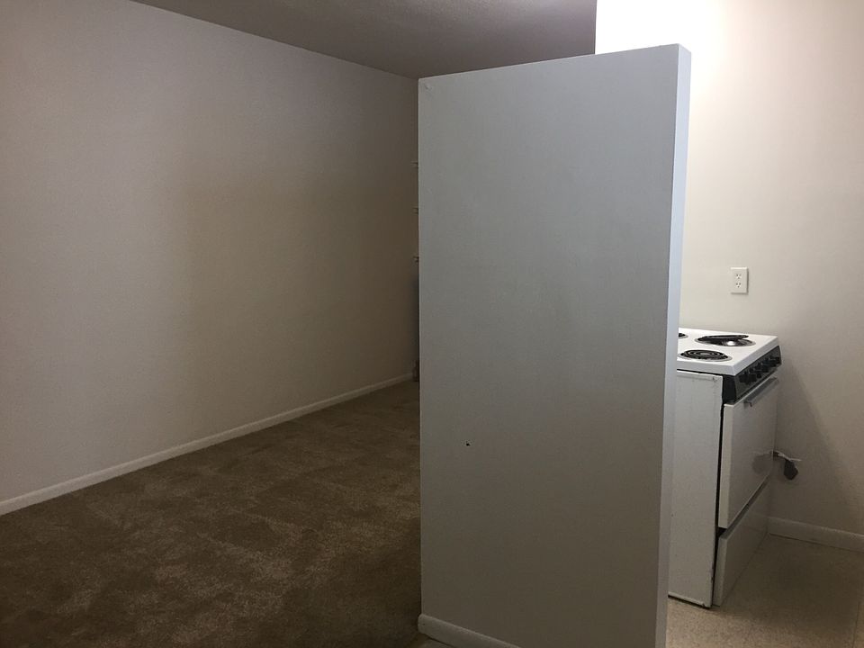 217 Washington St, Waukegan, IL 60085 Zillow