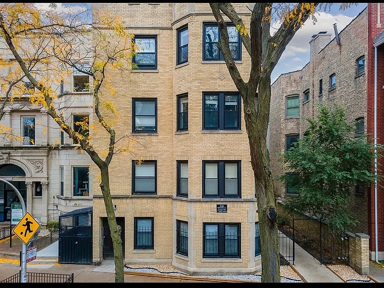 648.5 W Roscoe St #3N — Photo 1